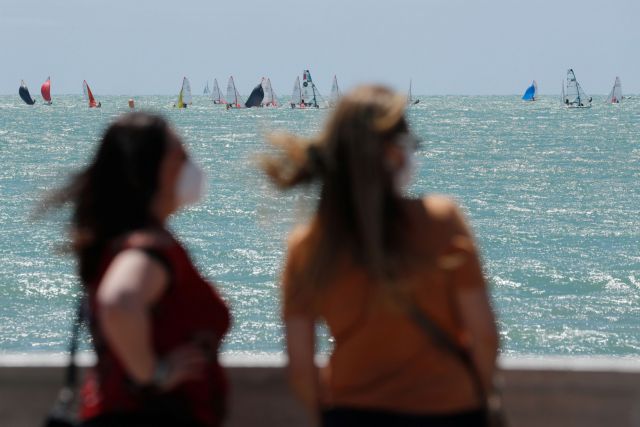 Ιταλία: Ειδικά κέντρα εμβολιασμού για τους νέους πριν πάνε διακοπές