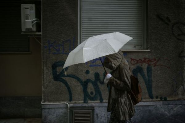 Καιρός: Ισχυρές βροχές και χαλάζι το απόγευμα στα Βόρεια – Συννεφιά στην υπόλοιπη χώρα