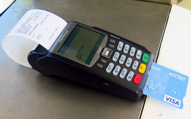 POS: Ολοένα και αυξάνονται οι ανέπαφες συναλλαγές στην Ελλάδα