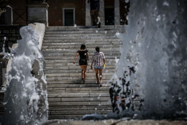 Κοροναϊός: Φόβος για τις μεταλλάξεις που απειλούν με τέταρτο κύμα – Το μοναδικό όπλο για να μην μας «πνίξει»