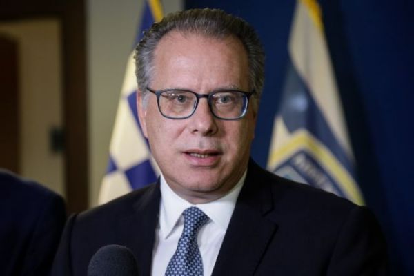 Κουμουτσάκος: Δεν γνώριζα για την πρόσληψη της πρώην γυναίκας μου στη Βουλή