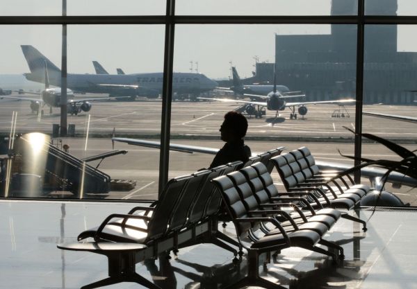 Αεροπειρατεία: Ξένοι πράκτορες στην Αθήνα; Πώς οργανώθηκε η σύλληψη του λευκορώσου δημοσιογράφου