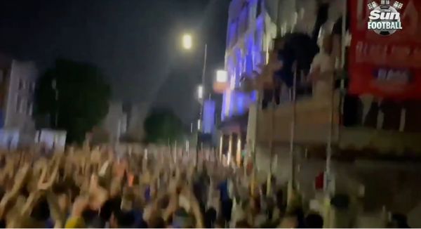 Οπαδοί της Τσέλσι πανηγύρισαν έξαλλα στους δρόμους του Λονδίνου
