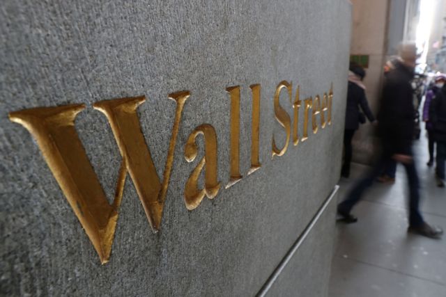 Wall Street: Στο «κόκκινο» οι δείκτες