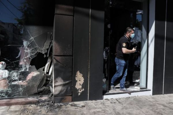 Χαρδαλιάς: Δημοσιοποίησε βίντεο από την επίθεση σε κατάστημα της συζύγου του – «Παραλίγο να υπήρχε νεκρός»