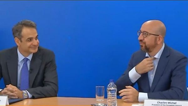 Γιατί ο Σαρλ Μισέλ δεν φορούσε γραβάτα στην παρουσίαση του ψηφιακού πιστοποιητικού