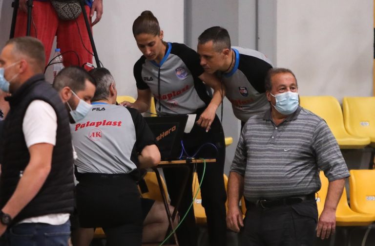 Οι διαιτητές του τελικού… διαλύουν την προπαγάνδα: Το καλάθι ήταν εκπρόθεσμο
