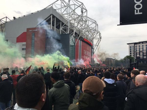 Μάντσεστερ Γιουνάιτεντ – Λίβερπουλ: Νέα ένταση στο «Όλντ Τράφορντ» πριν την έναρξη του ματς