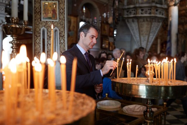 Στην Τήνο η πρώτη εξόρμηση του πρωθυπουργού