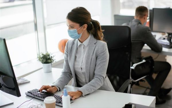 Κοροναϊός: Ένας στους τρεις φοβάται ότι θα μείνει άνεργος όταν λήξουν τα μέτρα στήριξης