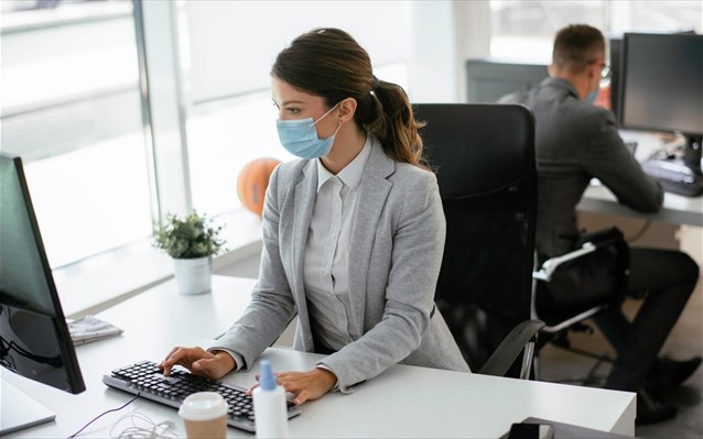 Κοροναϊός: Ένας στους τρεις φοβάται ότι θα μείνει άνεργος όταν λήξουν τα μέτρα στήριξης