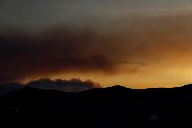 Φωτιά: Πώς θα προστατευτείτε από τον καπνό – Τι πρέπει να προσέξουν οι ευπαθείς ομάδες