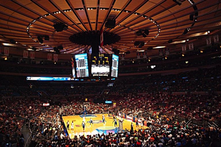 NBA: Με 15.000 θεατές τα πρώτα παιχνίδια των Νιου Γιορκ Νικς με τους Ατλάντα Χοκς