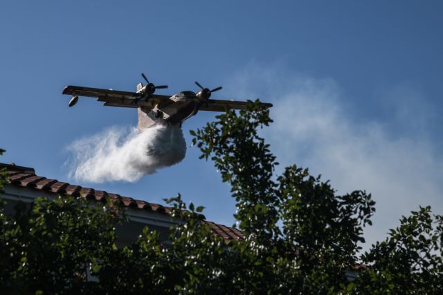 Χαρδαλιάς για φωτιά σε Κορινθία και Αττική: Στάχτη πάνω από 40.000 στρέμματα δάσους - Καταστροφές σε σπίτια
