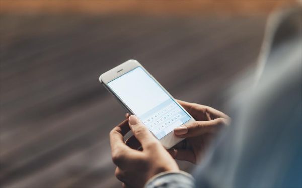 Τι αλλάζει στις εταιρείες κινητής τηλεφωνίας – Τα νέα δεδομένα στις χρεώσεις των συνδρομητών