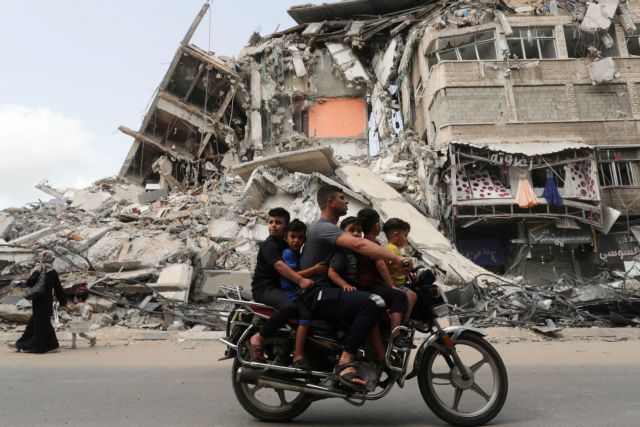 Γάζα: Πυροτεχνήματα και πανηγυρισμοί από Παλαιστίνιους μετά την κατάπαυση του πυρός