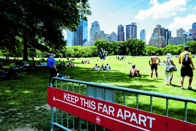 ΗΠΑ – Έξαρση σαλμονέλας: «Μην αγκαλιάζετε τις κότες σας» λέει το CDC