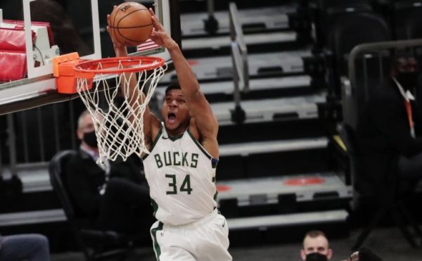 Επιβλητικοί Μπακς, διέλυσαν τους Χιτ με φοβερό Γιάννη (132-98)