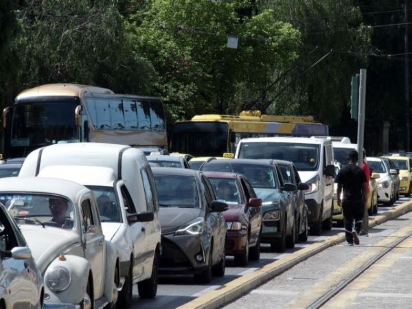 Κίνηση στους δρόμους: Χάος στην Αθήνα λόγω της στάσης εργασίας του μετρό