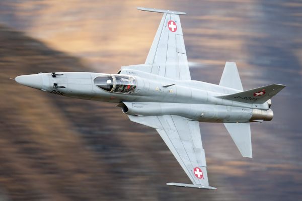 Ελβετία: Συντριβή μαχητικού αεροσκάφους – Σώος ο χειριστής