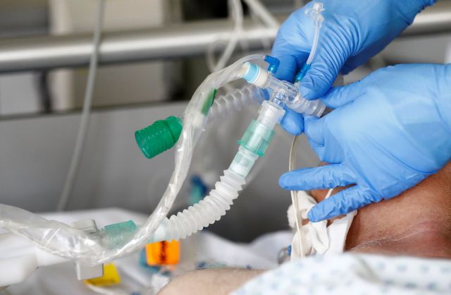 Κοροναϊός: Αποσωληνώθηκε ο 17χρονος – Η κατάσταση της υγείας του