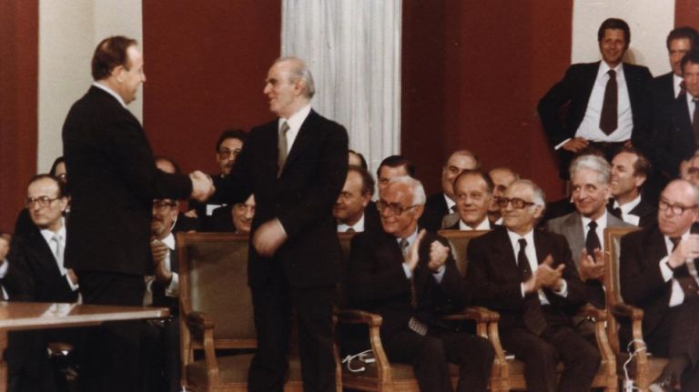Ενταξη στην ΕΟΚ: Η υπογραφή της Συνθήκης Προσχώρησης της Ελλάδας 42 χρόνια πριν