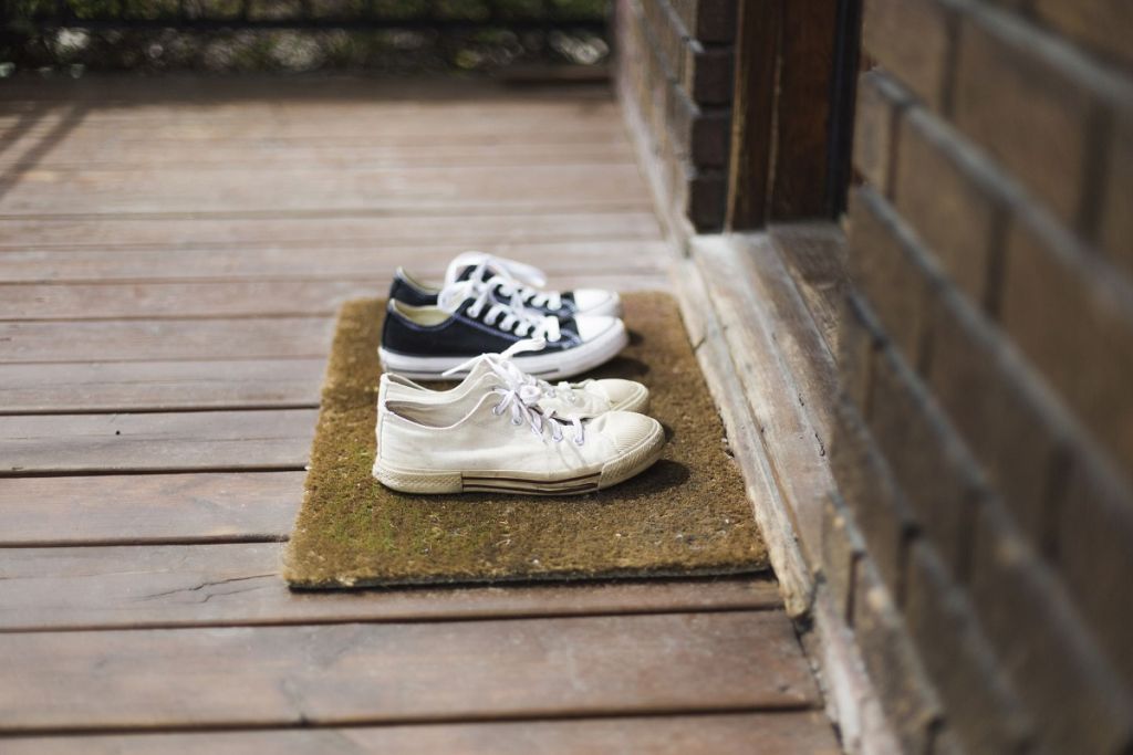 Έρευνα: Δείξε μου το παπούτσι σου να σου πω από πού… ήρθες 