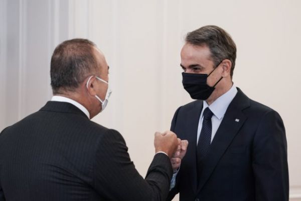 Μαξίμου για συνάντηση με Τσαβούσογλου: Αμοιβαία βούληση για την προώθηση θετικής ατζέντας