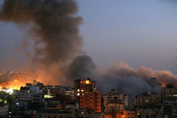 Ιερουσαλήμ: Δημοσιογράφοι του CNN τρέχουν σε καταφύγιο ενώ ηχούν σειρήνες