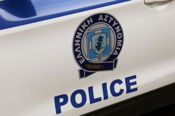 Απίστευτο: Αποζημιώνεται με 50.000 ευρώ θύμα αστυνομικής βίας αλλά δεν τιμωρείται αστυνομικός