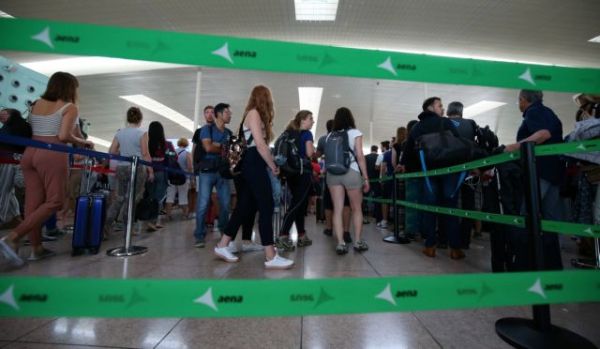 Κοροναϊός: Καραντίνα σε όσους φθάνουν στη Γερμανία από τη Μ. Βρετανία – Αιτία η ινδική μετάλλαξη