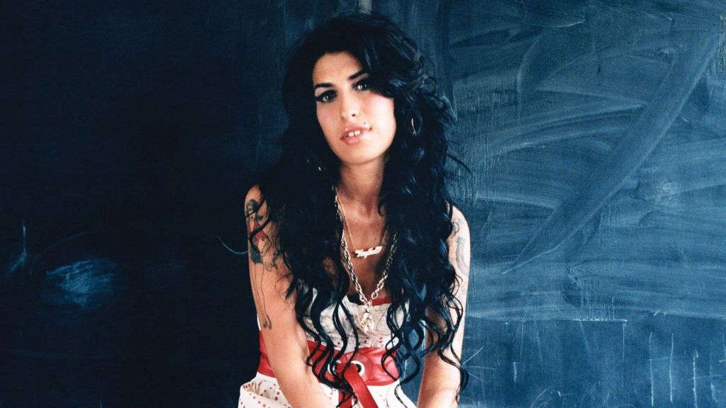Amy Winehouse: Η οικογένειά της βγάζει στο σφυρί τα πράγματά της