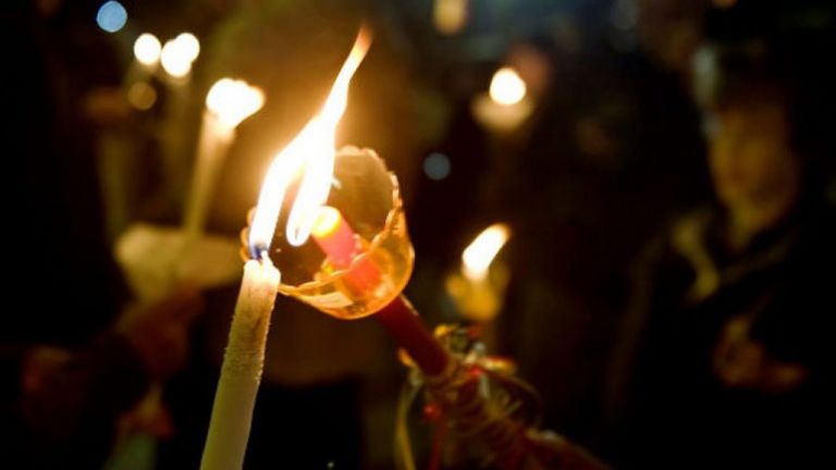 Πάσχα: Διπλή μάσκα και χωρίς φιλί αγάπης η φετινή Ανάσταση –  Τι ώρα θα πάτε στην εκκλησία, τα μέτρα και οι απαγορεύσεις