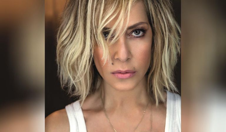 Άννα Βίσση: Δείτε έξι αδημοσίευτες φωτογραφίες από τα παιδικά της χρόνια