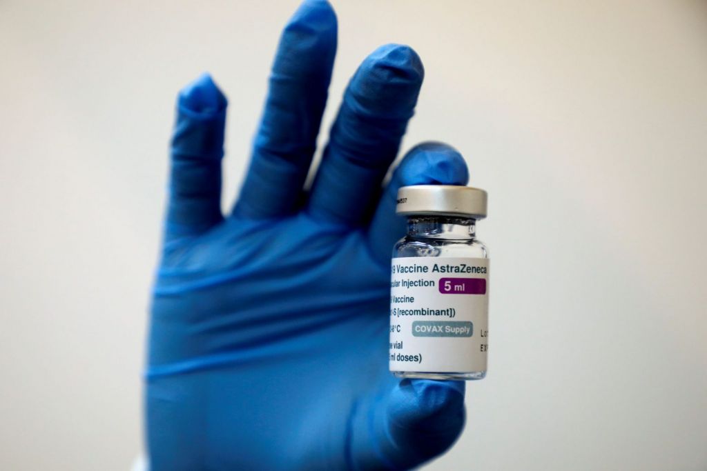 Λουκίδης: Δυο self test ισοδυναμούν με ένα μοριακό- Τι είπε για το εμβόλιο AstraZeneca και τις γυναίκες
