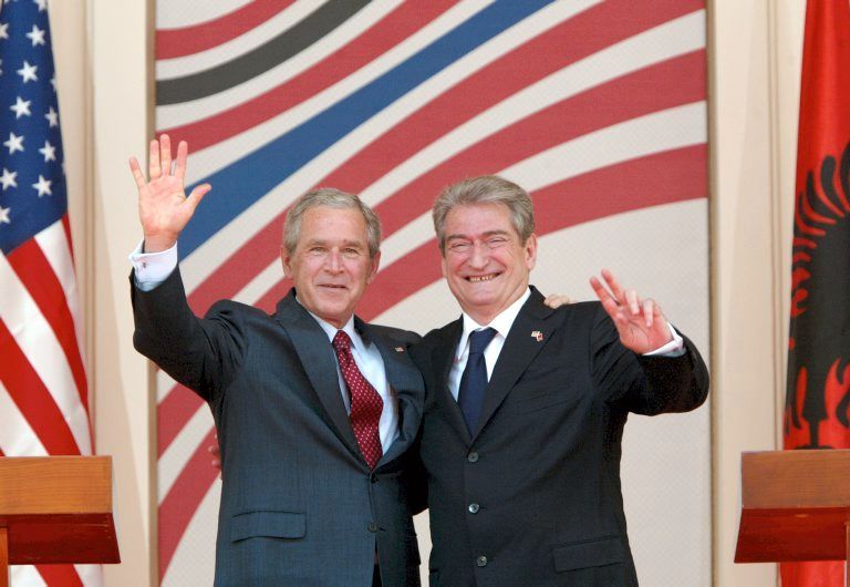 Μπερίσα: Κατέθεσε αγωγή σε βάρος του Μπλίνκεν – Τι λέει για τον Σόρος και την «αλλαγή συνόρων»