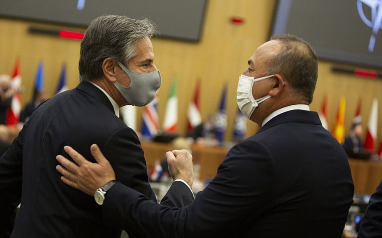Μπλίνκεν προς Τσαβούσογλου: Να συνεχιστεί ο διάλογος Ελλάδας – Τουρκίας, δύο συμμάχων του ΝΑΤΟ