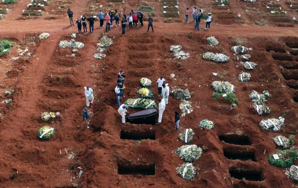 Βραζιλία: Παραμένει η φρίκη με πάνω από 2.000 νεκρούς το 24ωρο