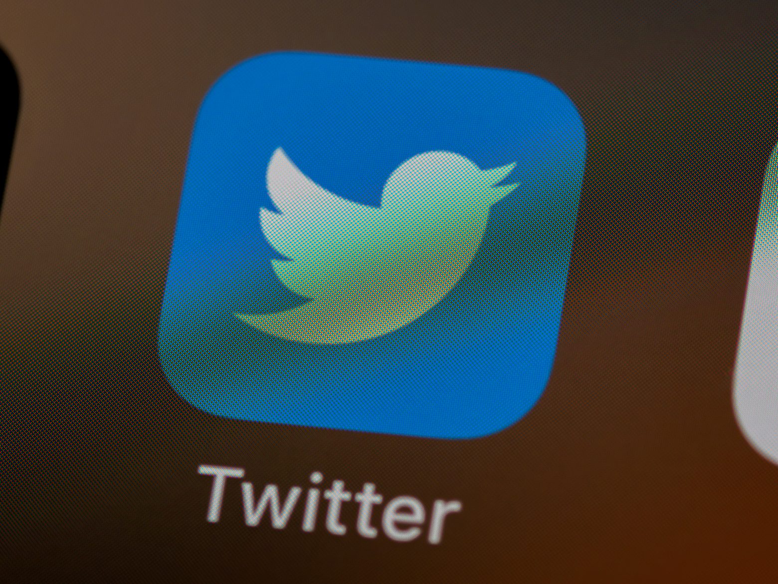 Twitter: Προειδοποιεί τους χρήστες πριν ανεβάσουν προσβλητική ανάρτηση