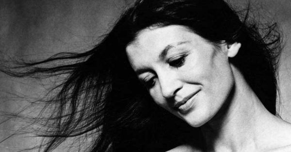 Κάρλα Φράτσι: Ο κύκνος του Μιλάνου πέθανε – Η θρυλική μπαλαρίνα έχασε τη μάχη με τον καρκίνο