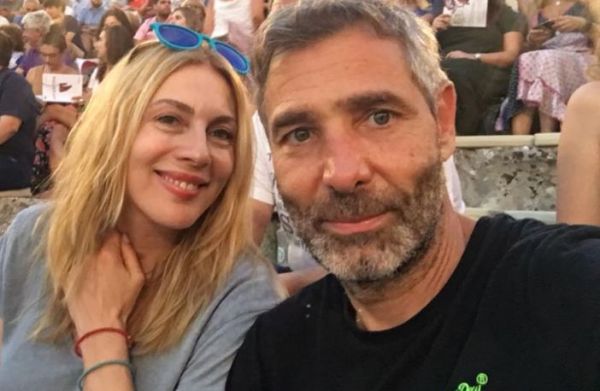 Θοδωρής Αθερίδης: Η Σμαράγδα Καρύδη χορεύει σε ξέφρενους ρυθμούς και ρίχνει το Instagram