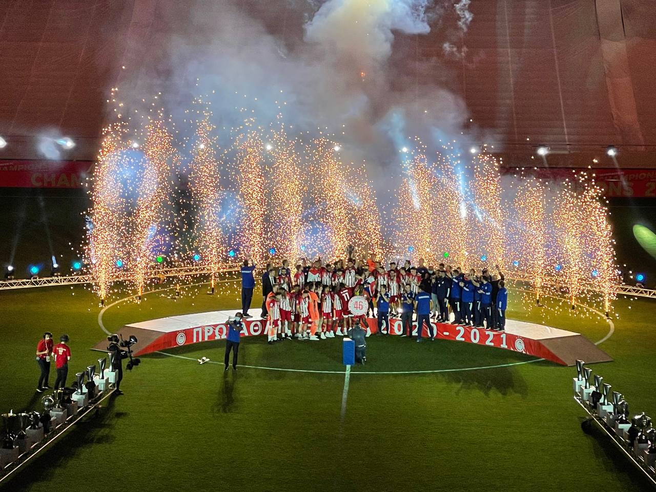 Ο Ολυμπιακός σήκωσε την κούπα για 46η φορά