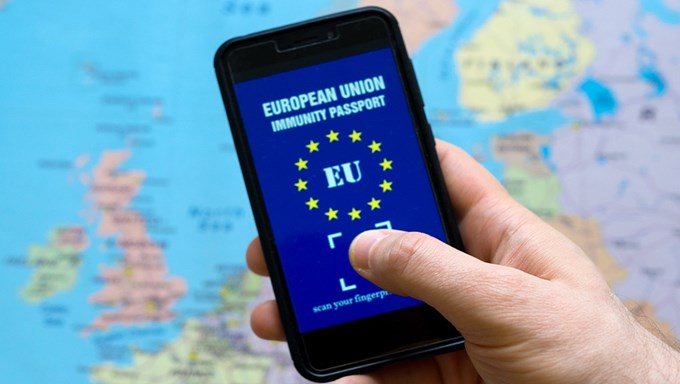 Γαλλία: Η ΕΕ πρέπει να συντάξει τη λίστα των «πράσινων» τρίτων χωρών μέχρι τις 9 Ιουνίου