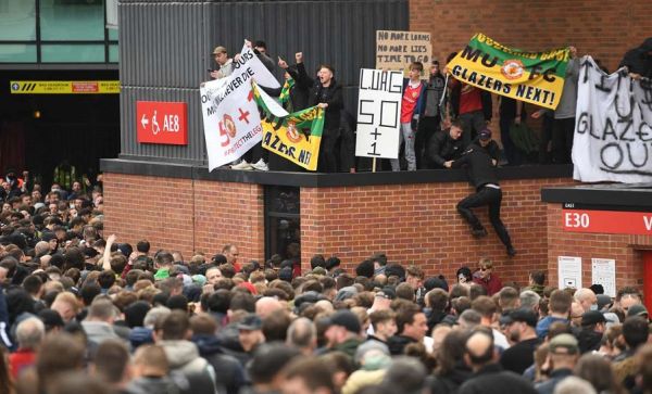 Επίσημο: Αναβολή στο Γιουνάιτεντ – Λίβερπουλ