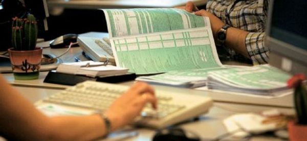 New arrears by households, businesses to Greek tax bureau reach 2.312 in Q1 2021