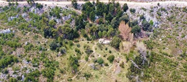 Η ανατριχιαστική ιστορία γύρω από το απομονωμένο εκκλησάκι στην Πάρνηθα