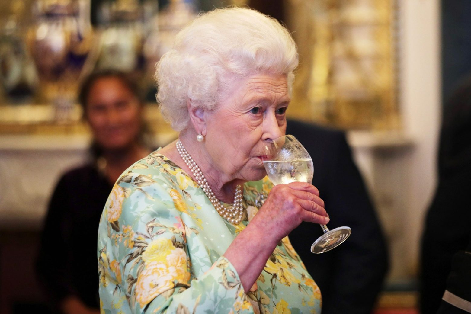 H βασίλισσα Ελισάβετ κυκλοφορεί τη δική της μάρκα μπύρας