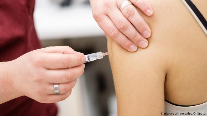 Έρχονται προνόμια σε εμβολιασμένους; – Τι είπε η Πελώνη