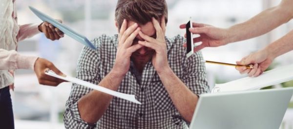 Η μάχη για την εργασία: τα σημεία τριβής και οι «γκρίζες ζώνες» στο νομοσχέδιο για τα εργασιακά