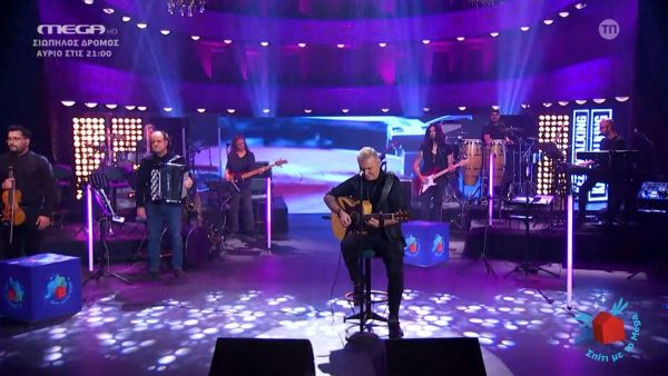 Ερωτικά τραγούδια με τη ρομαντική φωνή του Στέλιου Ρόκκου